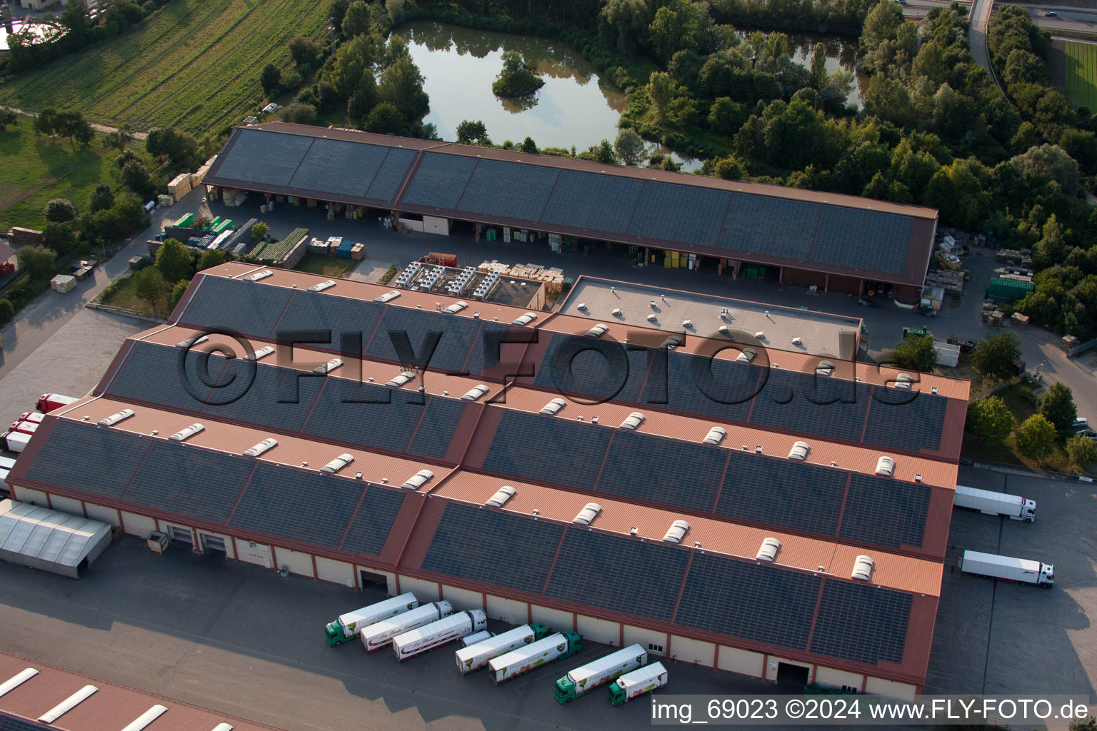 Vue aérienne de Marché du Palatinat à Mutterstadt dans le département Rhénanie-Palatinat, Allemagne