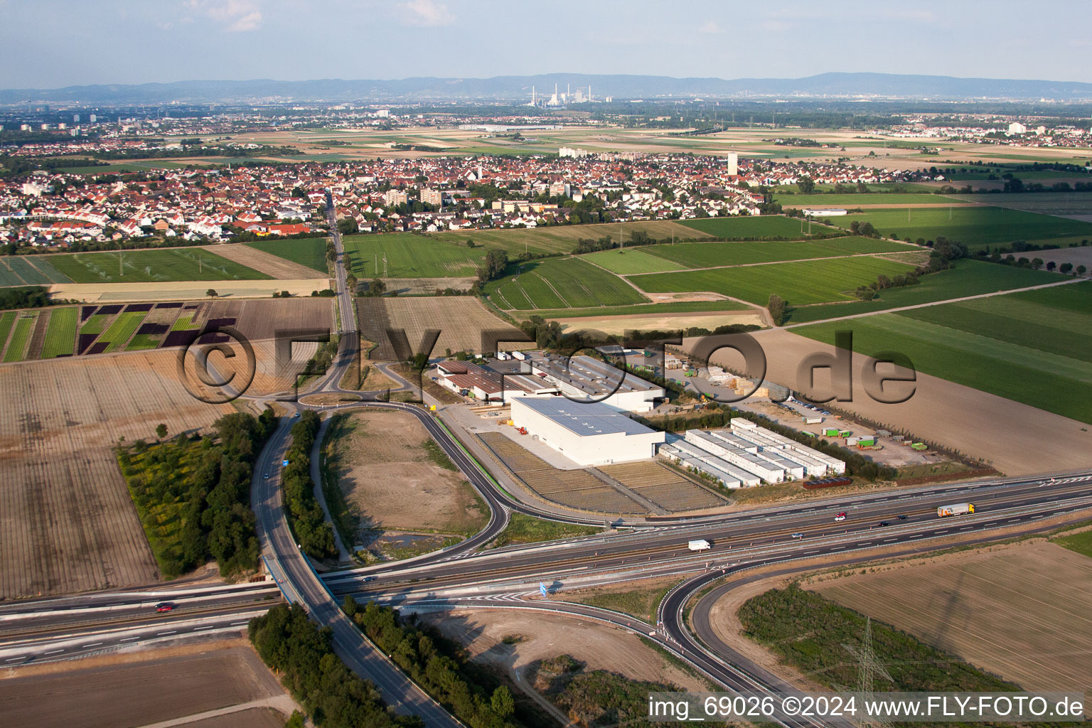 Photographie aérienne de Coup de légumes V+V à Mutterstadt dans le département Rhénanie-Palatinat, Allemagne