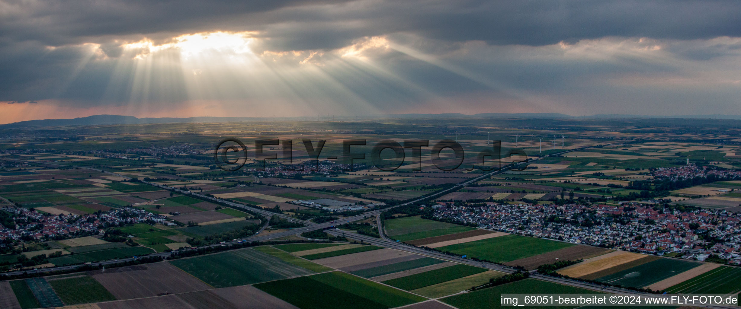 Vue aérienne de Panorama de la région et des environs à Beindersheim dans le département Rhénanie-Palatinat, Allemagne