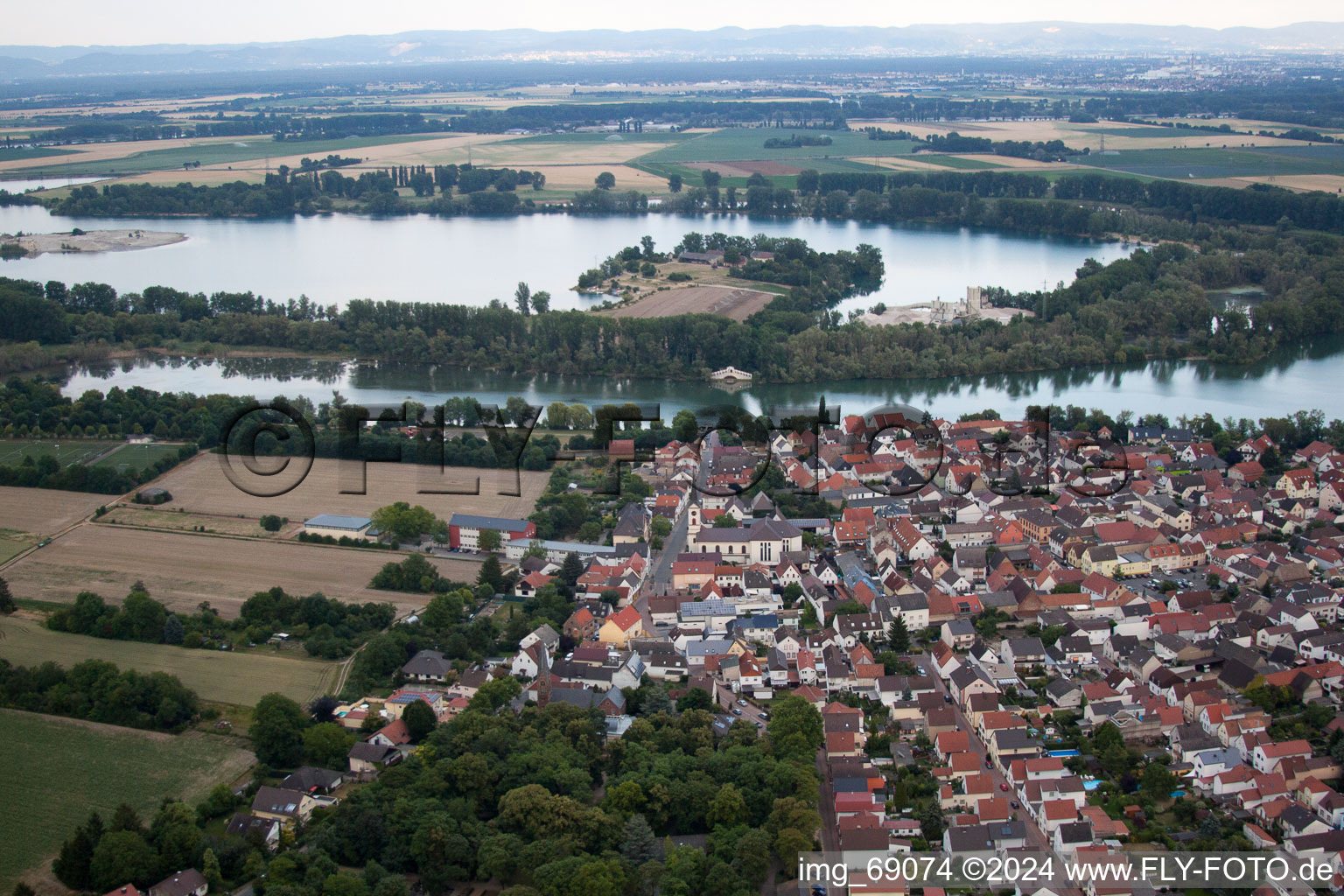 Quartier Roxheim in Bobenheim-Roxheim dans le département Rhénanie-Palatinat, Allemagne depuis l'avion