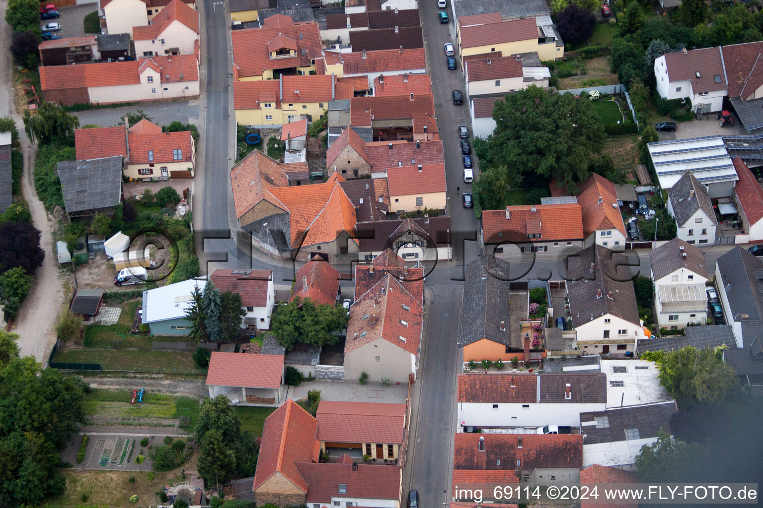 Vue d'oiseau de Quartier Bobenheim in Bobenheim-Roxheim dans le département Rhénanie-Palatinat, Allemagne