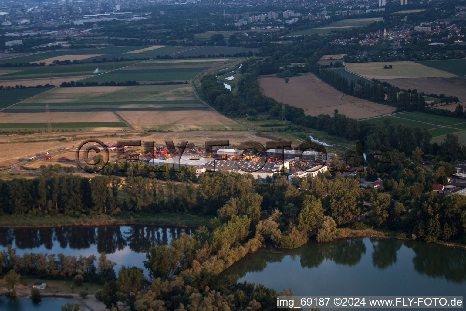 Vue aérienne de Industriestr à le quartier Roxheim in Bobenheim-Roxheim dans le département Rhénanie-Palatinat, Allemagne