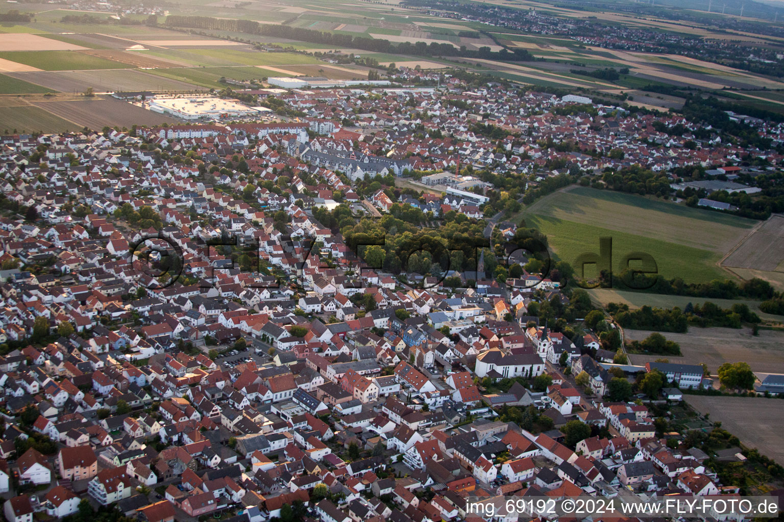 Quartier Roxheim in Bobenheim-Roxheim dans le département Rhénanie-Palatinat, Allemagne vue du ciel