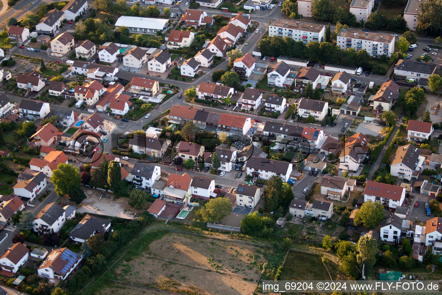 Quartier Roxheim in Bobenheim-Roxheim dans le département Rhénanie-Palatinat, Allemagne d'en haut