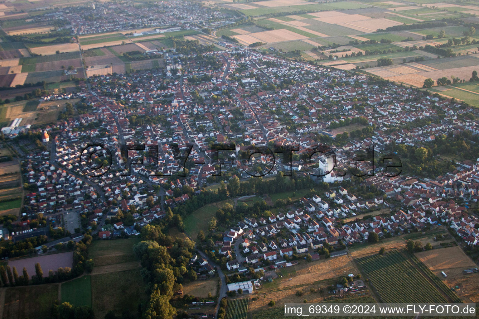 Quartier Iggelheim in Böhl-Iggelheim dans le département Rhénanie-Palatinat, Allemagne hors des airs