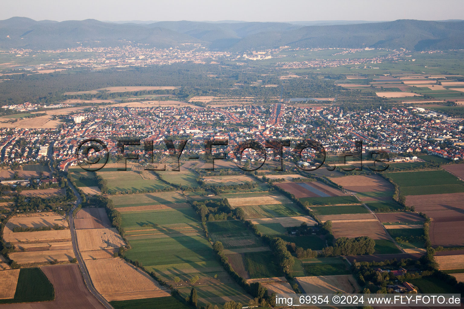 Enregistrement par drone de Haßloch dans le département Rhénanie-Palatinat, Allemagne