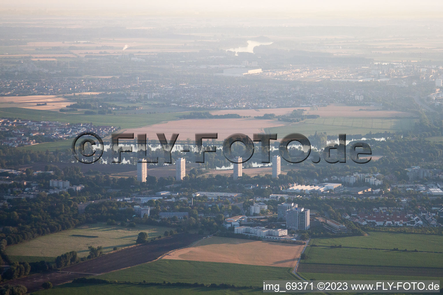 Quartier Friesenheim in Ludwigshafen am Rhein dans le département Rhénanie-Palatinat, Allemagne vue d'en haut