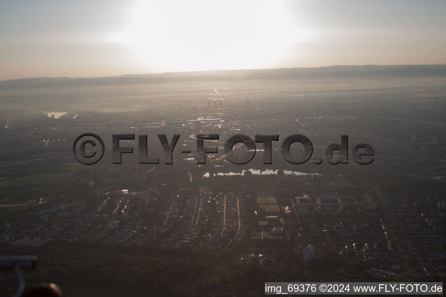 Photographie aérienne de Quartier Mundenheim in Ludwigshafen am Rhein dans le département Rhénanie-Palatinat, Allemagne