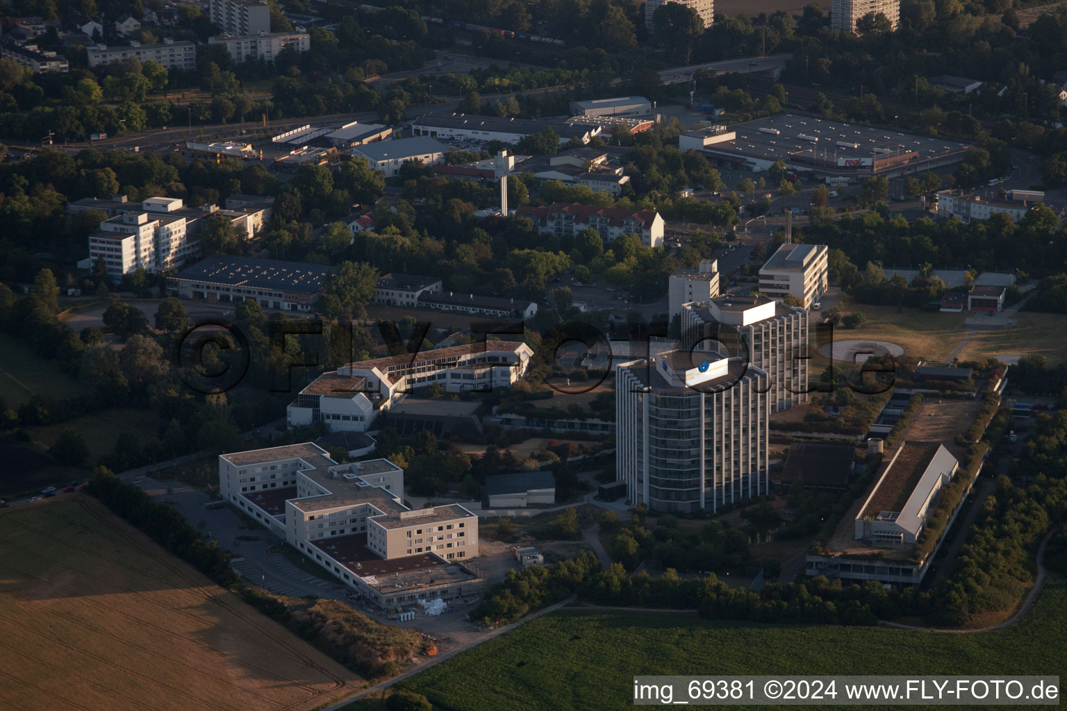 Vue oblique de Quartier Oggersheim in Ludwigshafen am Rhein dans le département Rhénanie-Palatinat, Allemagne