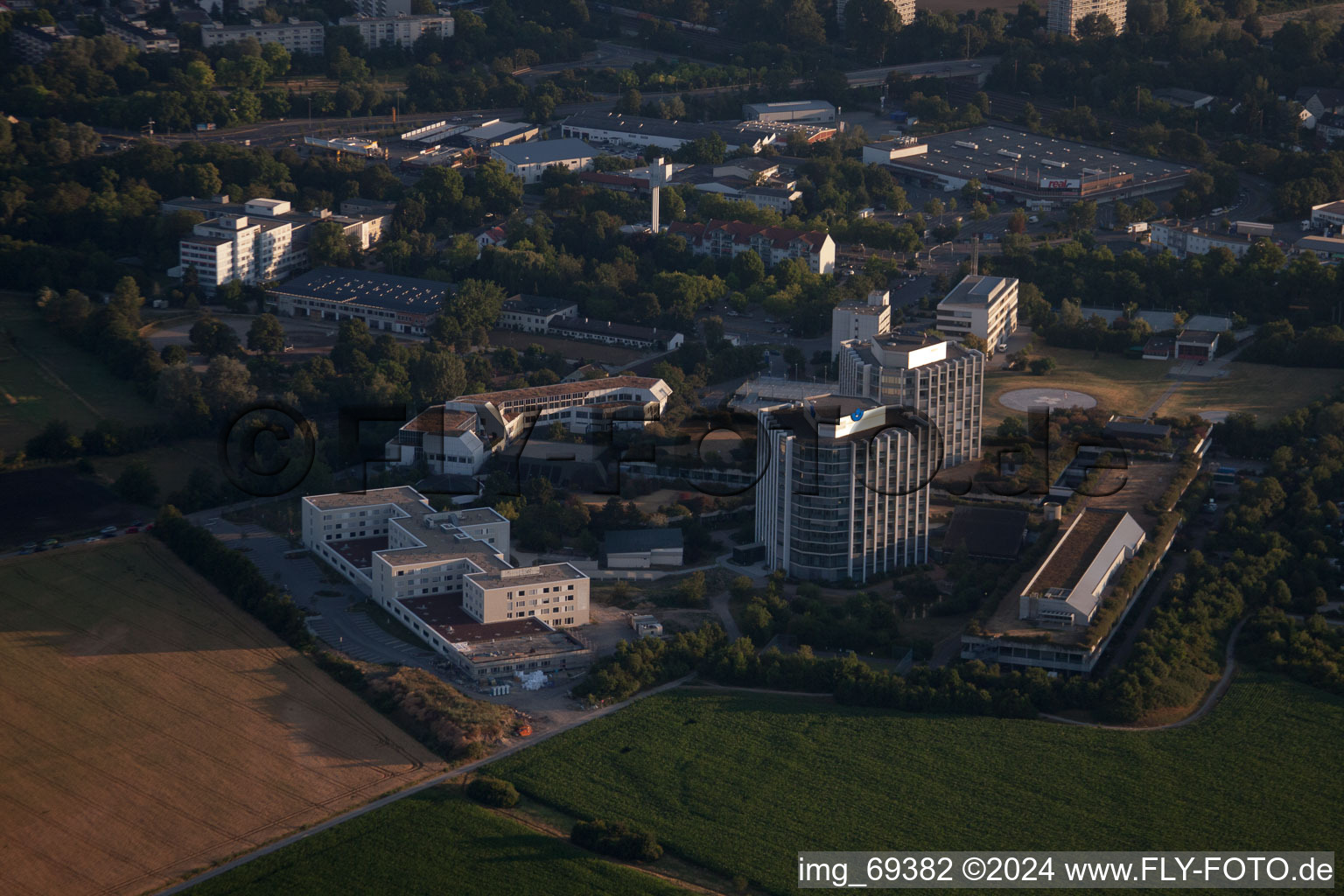 Quartier Oggersheim in Ludwigshafen am Rhein dans le département Rhénanie-Palatinat, Allemagne d'en haut