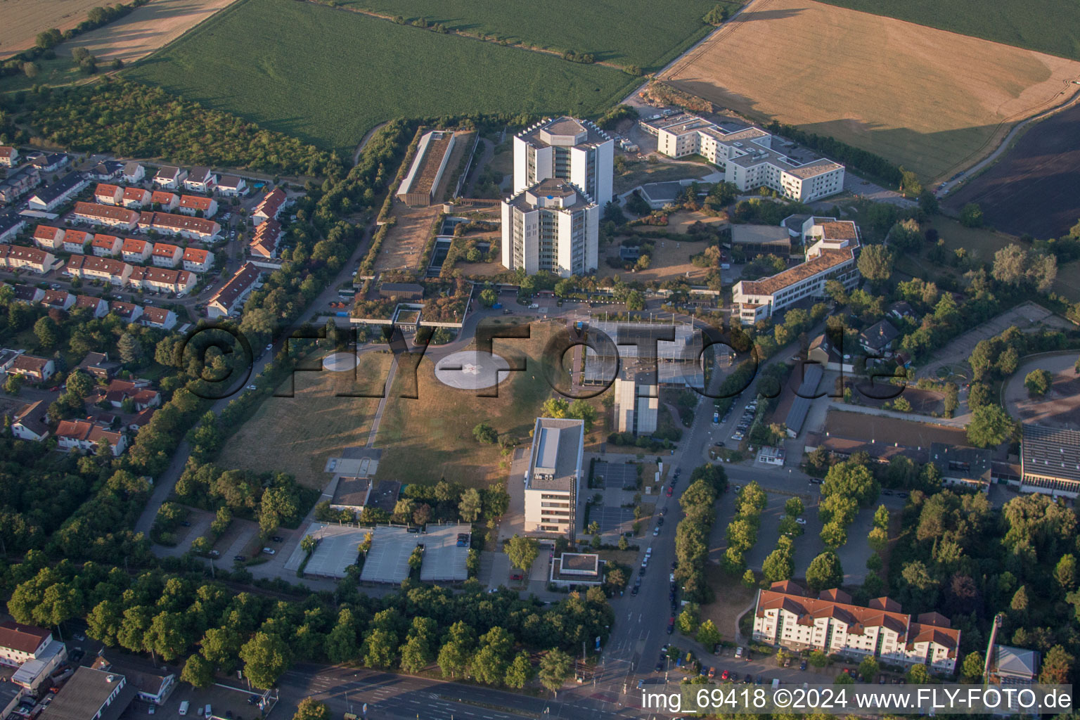 Image drone de Terrain de la clinique de l'hôpital BG Klinik Ludwigshafen à le quartier Oggersheim in Ludwigshafen am Rhein dans le département Rhénanie-Palatinat, Allemagne