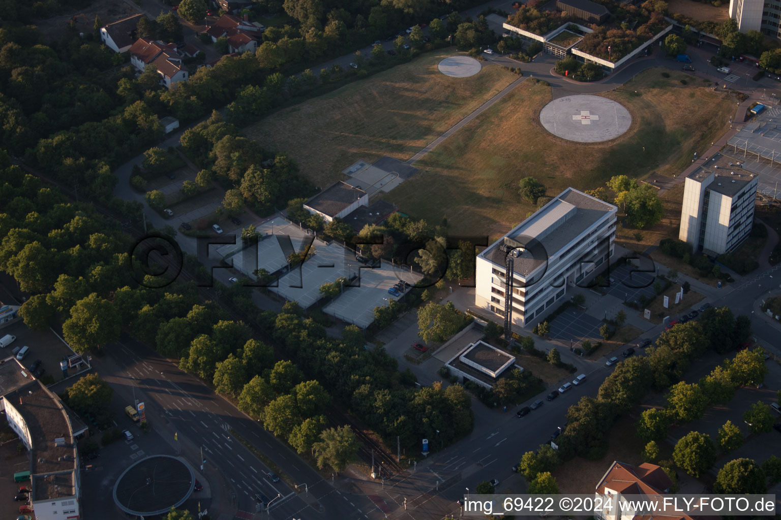 Quartier Oggersheim in Ludwigshafen am Rhein dans le département Rhénanie-Palatinat, Allemagne du point de vue du drone