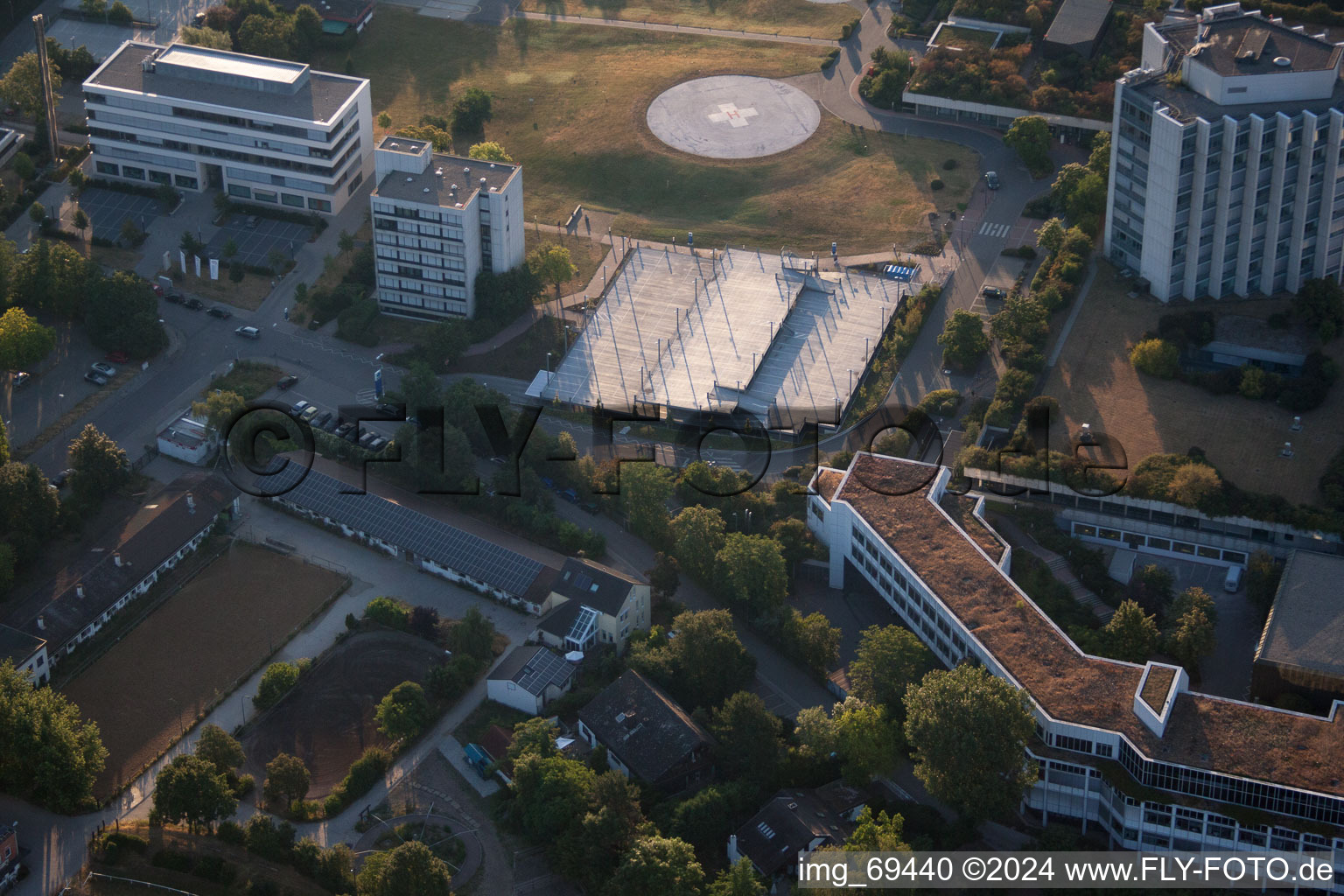 Quartier Oggersheim in Ludwigshafen am Rhein dans le département Rhénanie-Palatinat, Allemagne du point de vue du drone