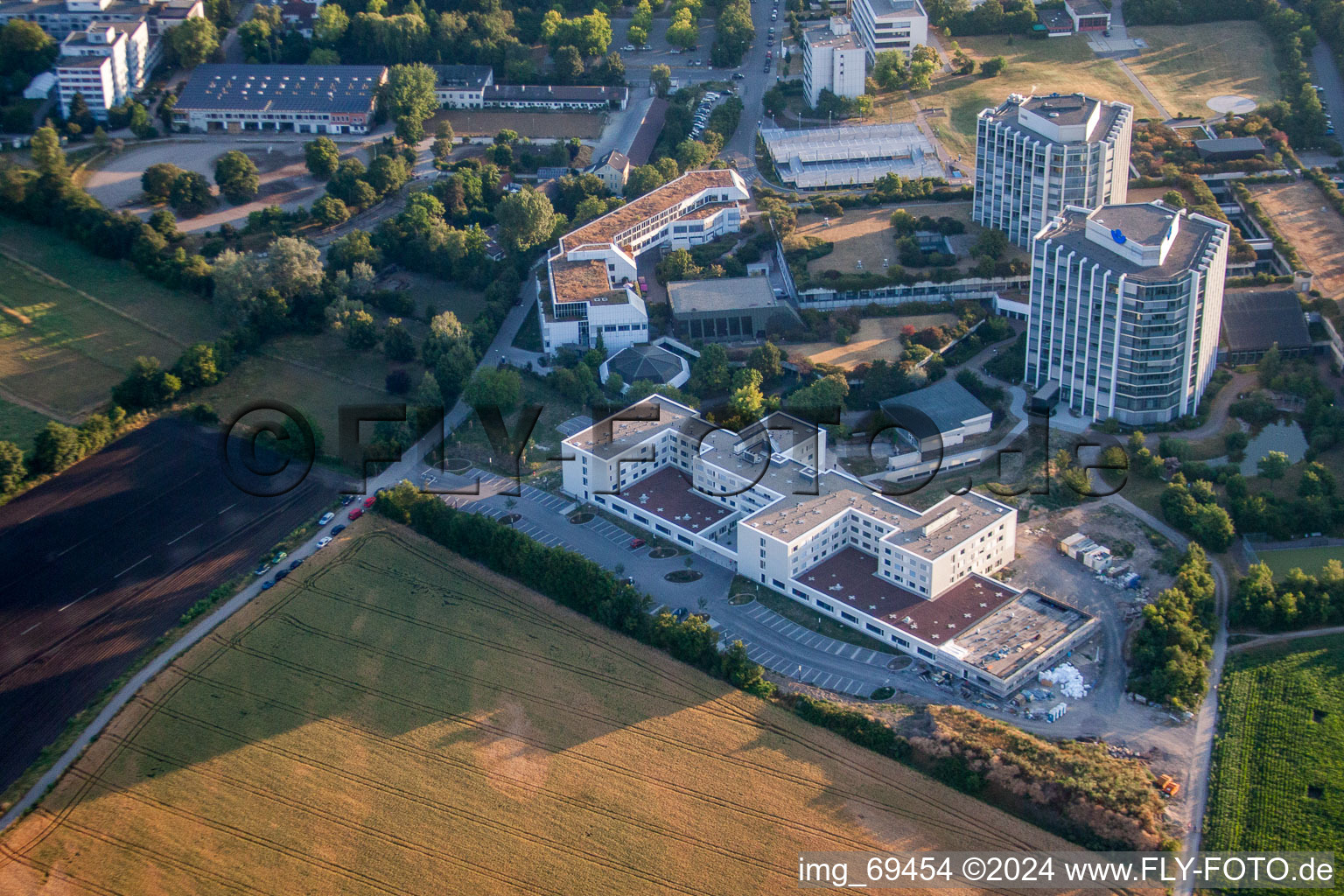 Vue aérienne de Terrain de la clinique de l'hôpital BG Klinik Ludwigshafen à le quartier Oggersheim in Ludwigshafen am Rhein dans le département Rhénanie-Palatinat, Allemagne