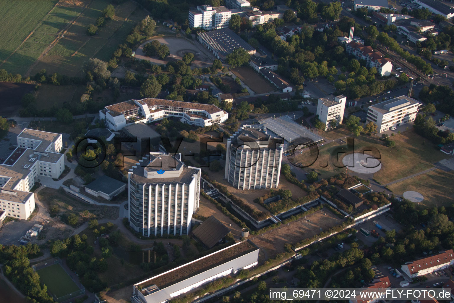 Vue oblique de Clinique BG à le quartier Oggersheim in Ludwigshafen am Rhein dans le département Rhénanie-Palatinat, Allemagne