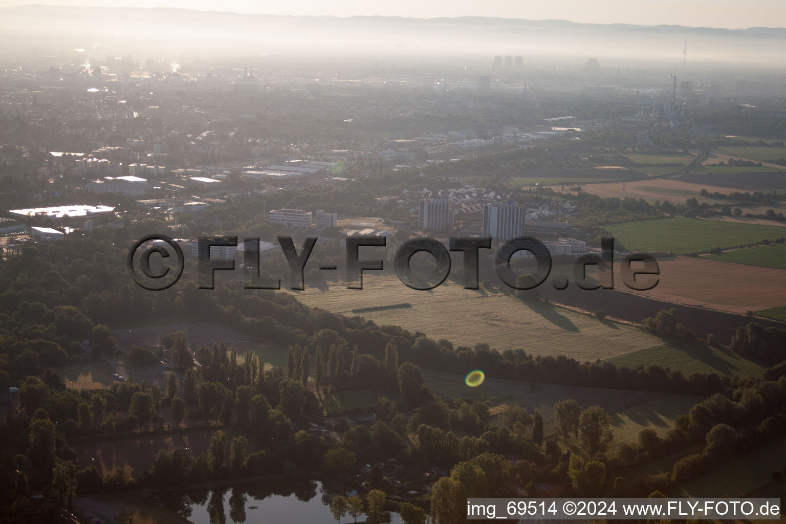 Vue d'oiseau de Quartier Oggersheim in Ludwigshafen am Rhein dans le département Rhénanie-Palatinat, Allemagne