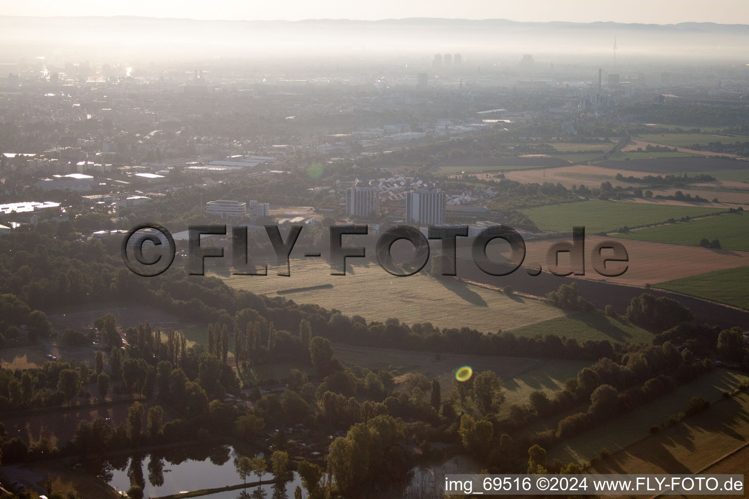 Quartier Oggersheim in Ludwigshafen am Rhein dans le département Rhénanie-Palatinat, Allemagne vue du ciel