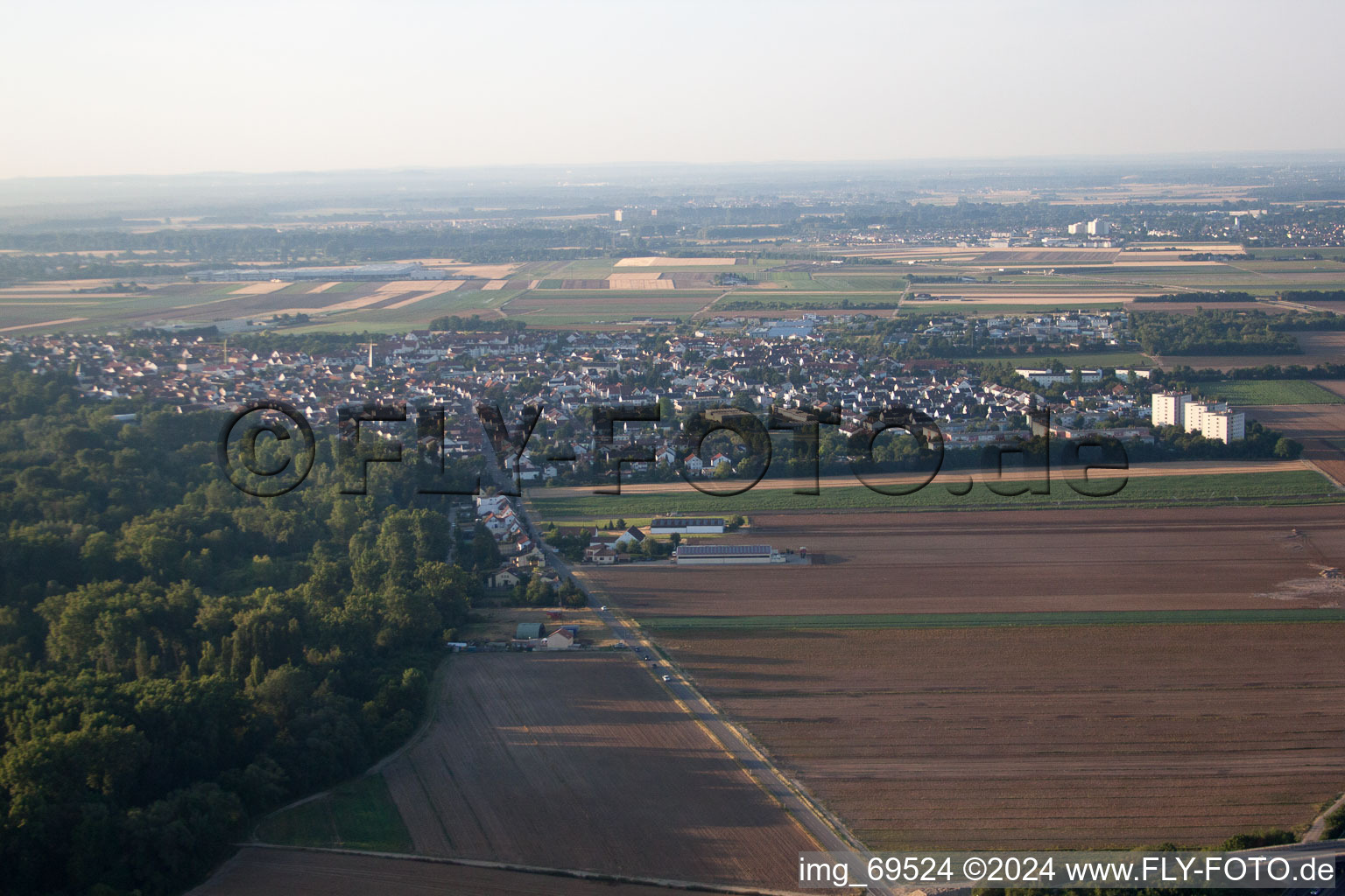 Quartier Maudach in Ludwigshafen am Rhein dans le département Rhénanie-Palatinat, Allemagne vue d'en haut