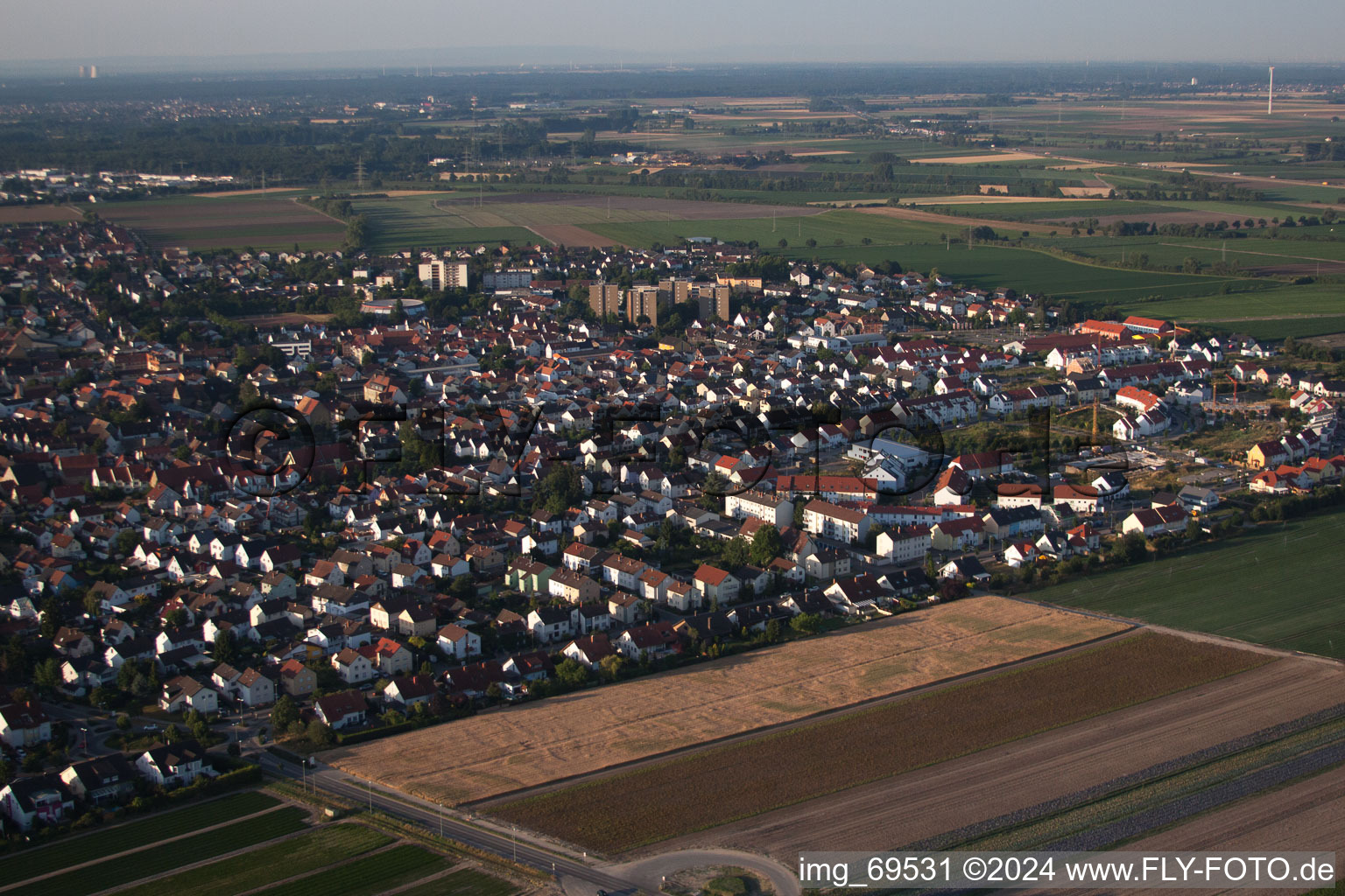 Mutterstadt dans le département Rhénanie-Palatinat, Allemagne hors des airs