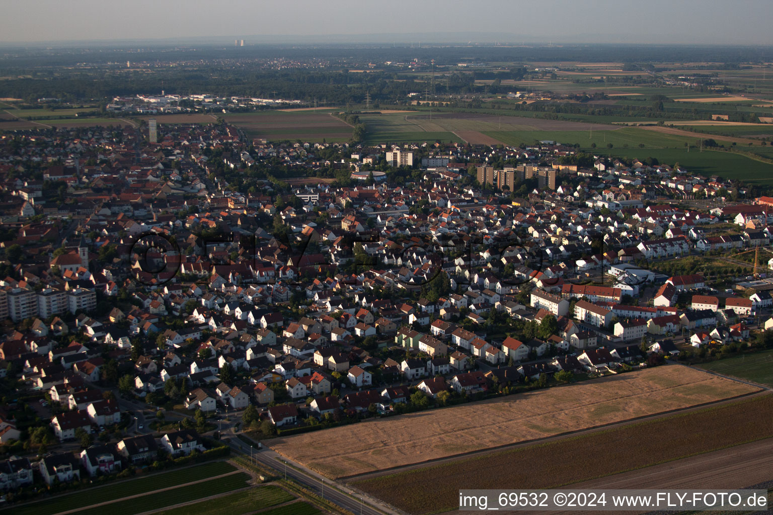 Mutterstadt dans le département Rhénanie-Palatinat, Allemagne vue d'en haut