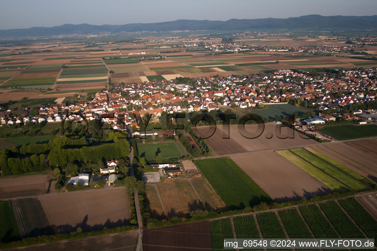 Quartier Dannstadt in Dannstadt-Schauernheim dans le département Rhénanie-Palatinat, Allemagne depuis l'avion