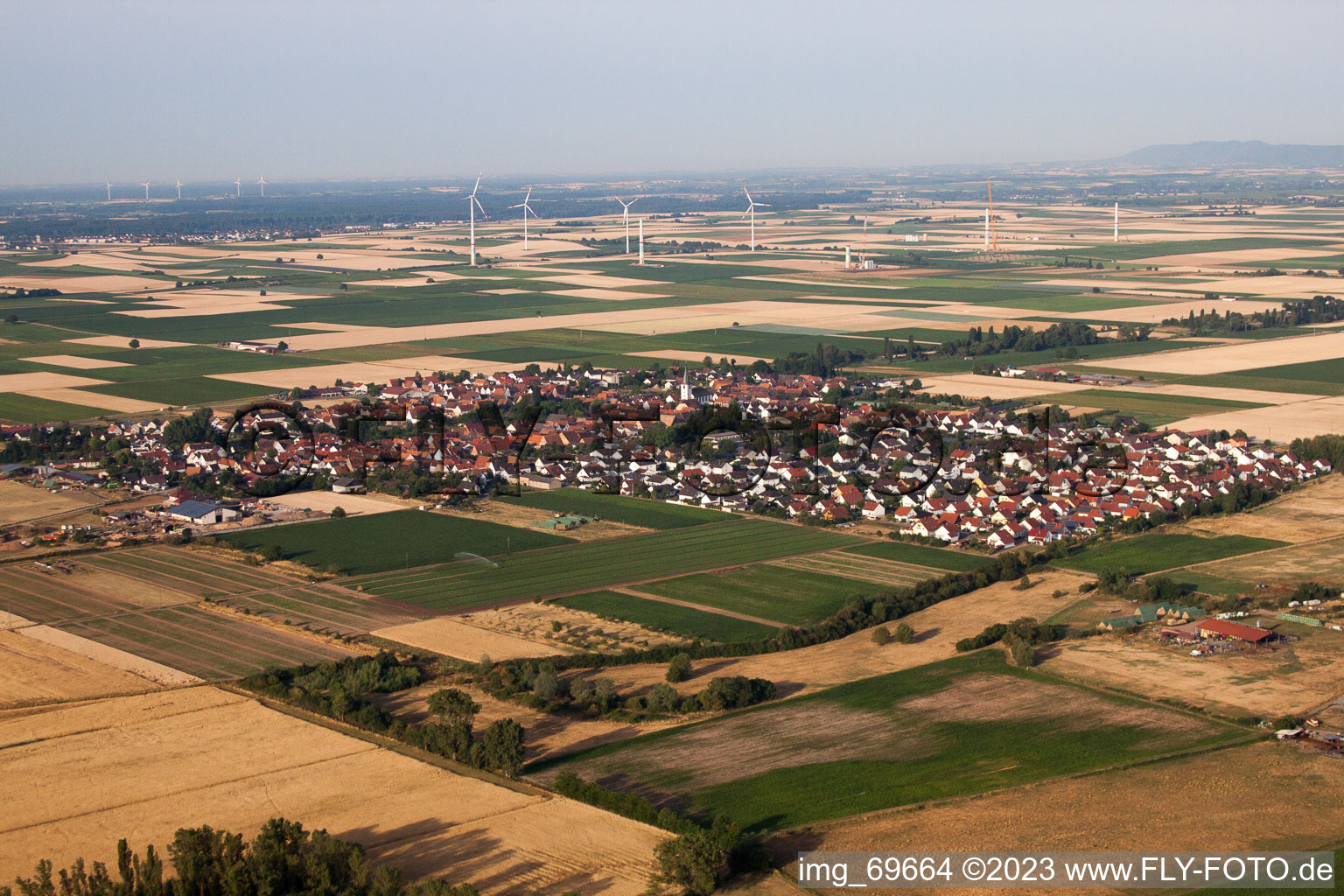 Knittelsheim dans le département Rhénanie-Palatinat, Allemagne d'un drone