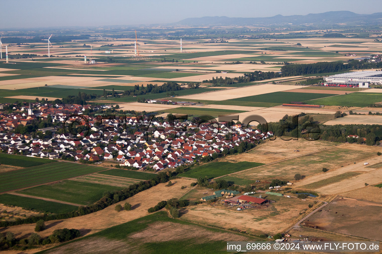 Vue oblique de Knittelsheim dans le département Rhénanie-Palatinat, Allemagne