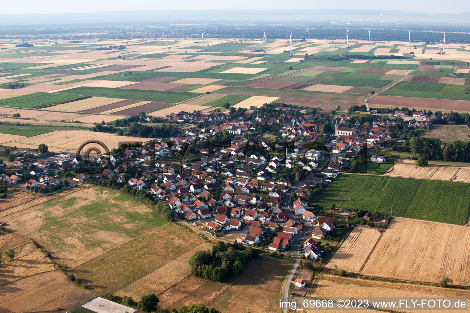 Vue oblique de Knittelsheim dans le département Rhénanie-Palatinat, Allemagne
