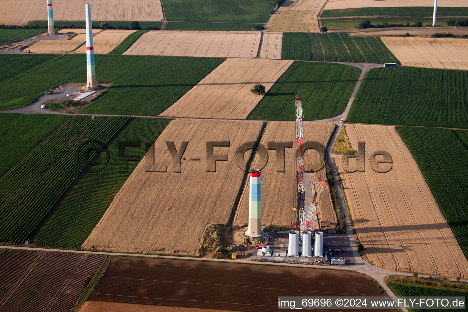 Image drone de Construction de parc éolien à Offenbach an der Queich dans le département Rhénanie-Palatinat, Allemagne