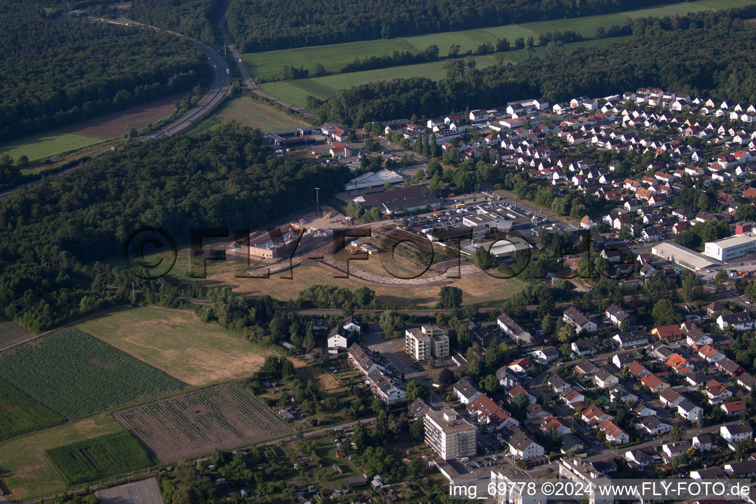 Vue oblique de Nouveau bâtiment Edeka à Kandel dans le département Rhénanie-Palatinat, Allemagne