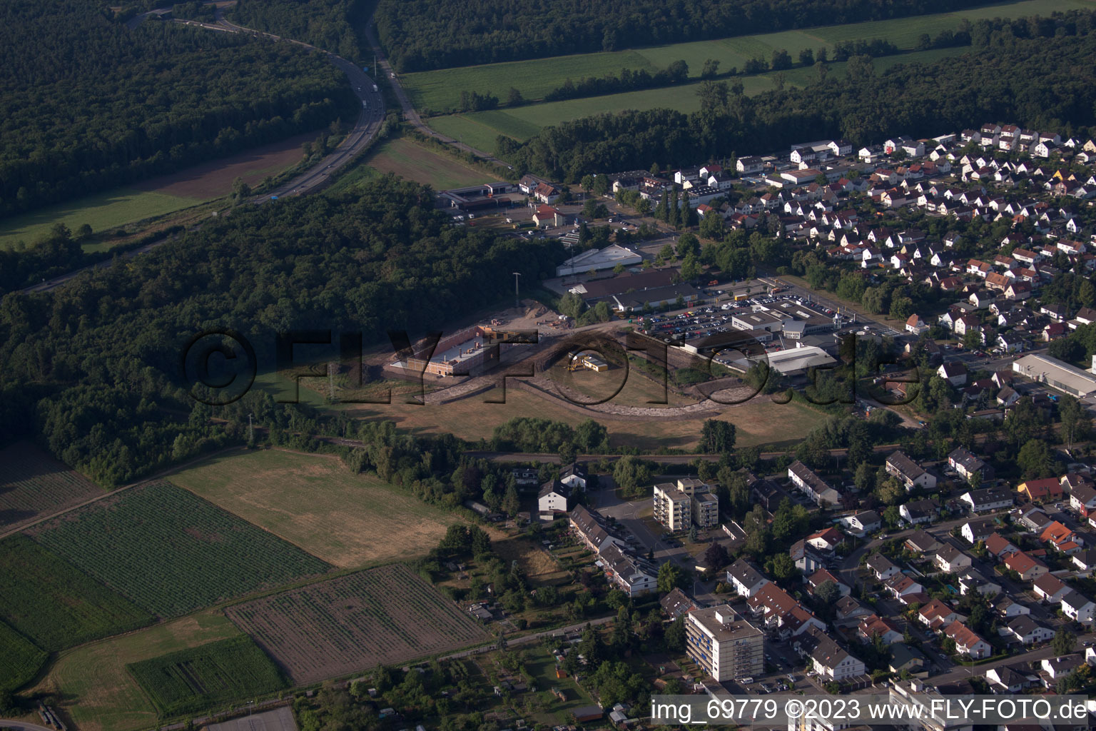 Nouveau bâtiment Edeka à Kandel dans le département Rhénanie-Palatinat, Allemagne d'en haut