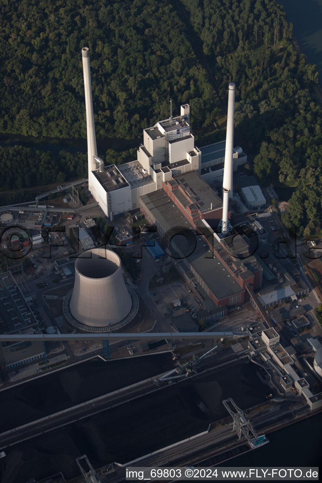 KA Rheinhafen EnBW à le quartier Rheinhafen in Karlsruhe dans le département Bade-Wurtemberg, Allemagne vue d'en haut