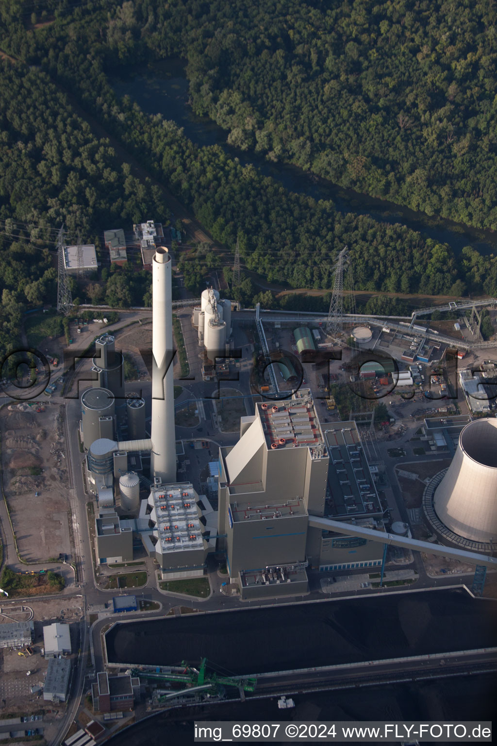 KA Rheinhafen EnBW à le quartier Rheinhafen in Karlsruhe dans le département Bade-Wurtemberg, Allemagne depuis l'avion