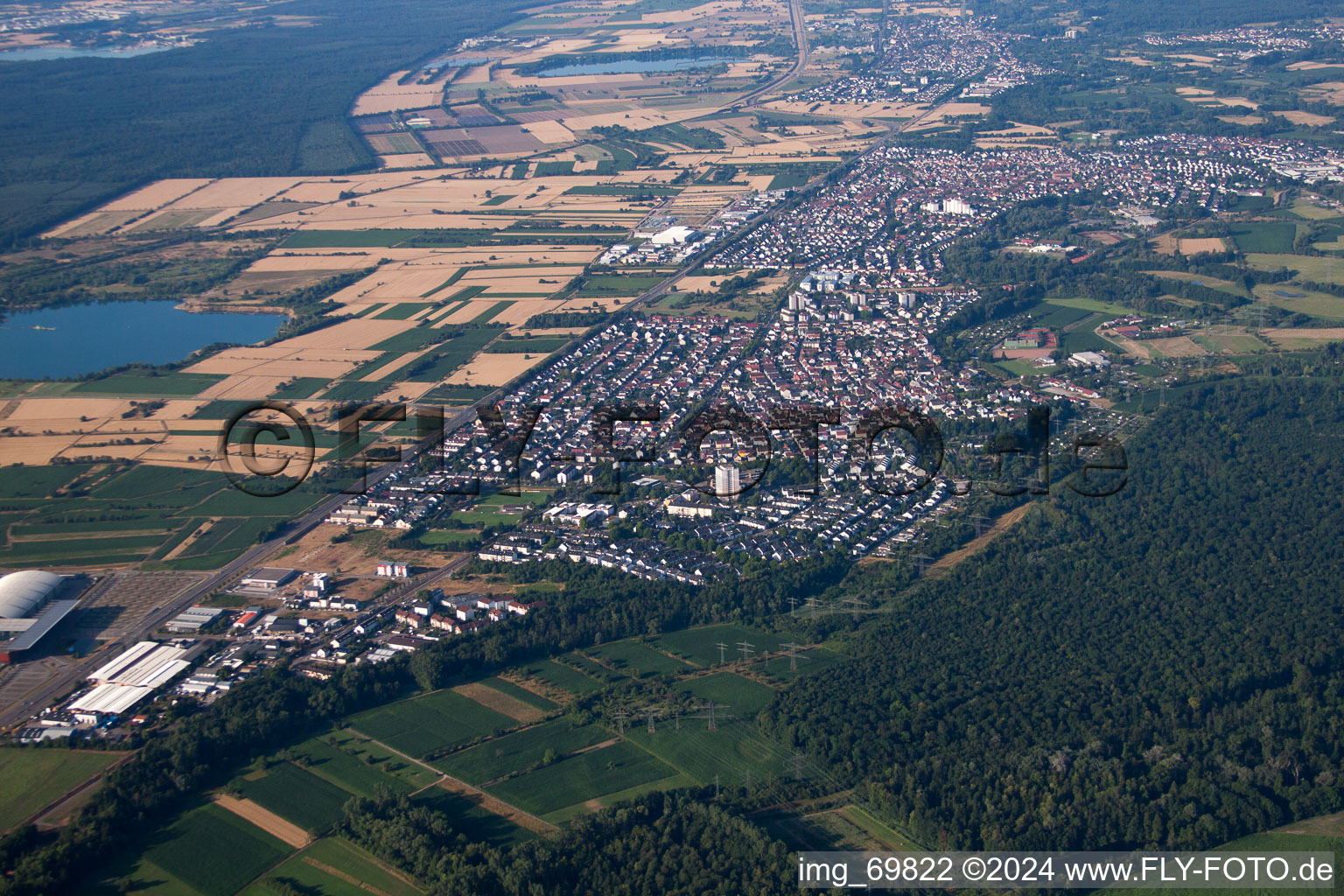 Vue aérienne de Rheinstetten à le quartier Daxlanden in Karlsruhe dans le département Bade-Wurtemberg, Allemagne