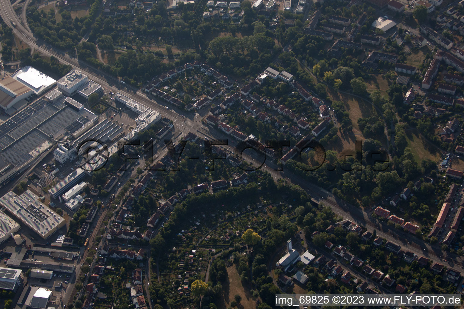 Vue aérienne de Eckenerstr à le quartier Grünwinkel in Karlsruhe dans le département Bade-Wurtemberg, Allemagne