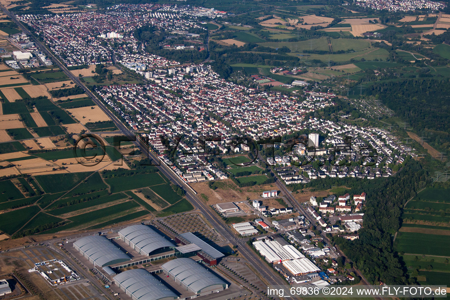 Rheinstetten à le quartier Grünwinkel in Karlsruhe dans le département Bade-Wurtemberg, Allemagne d'en haut