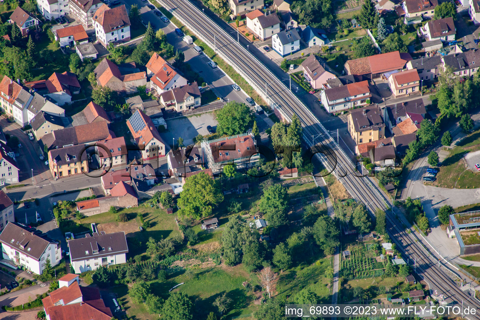 Vue aérienne de Ancienne pharmacie à le quartier Langensteinbach in Karlsbad dans le département Bade-Wurtemberg, Allemagne