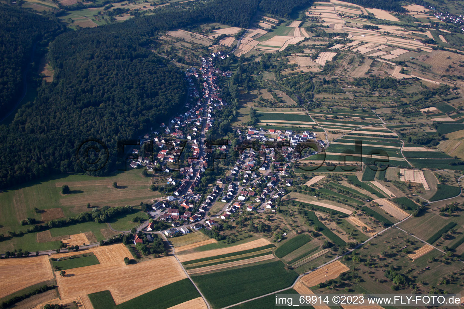 Vue aérienne de Unterniebelsbach dans le département Bade-Wurtemberg, Allemagne