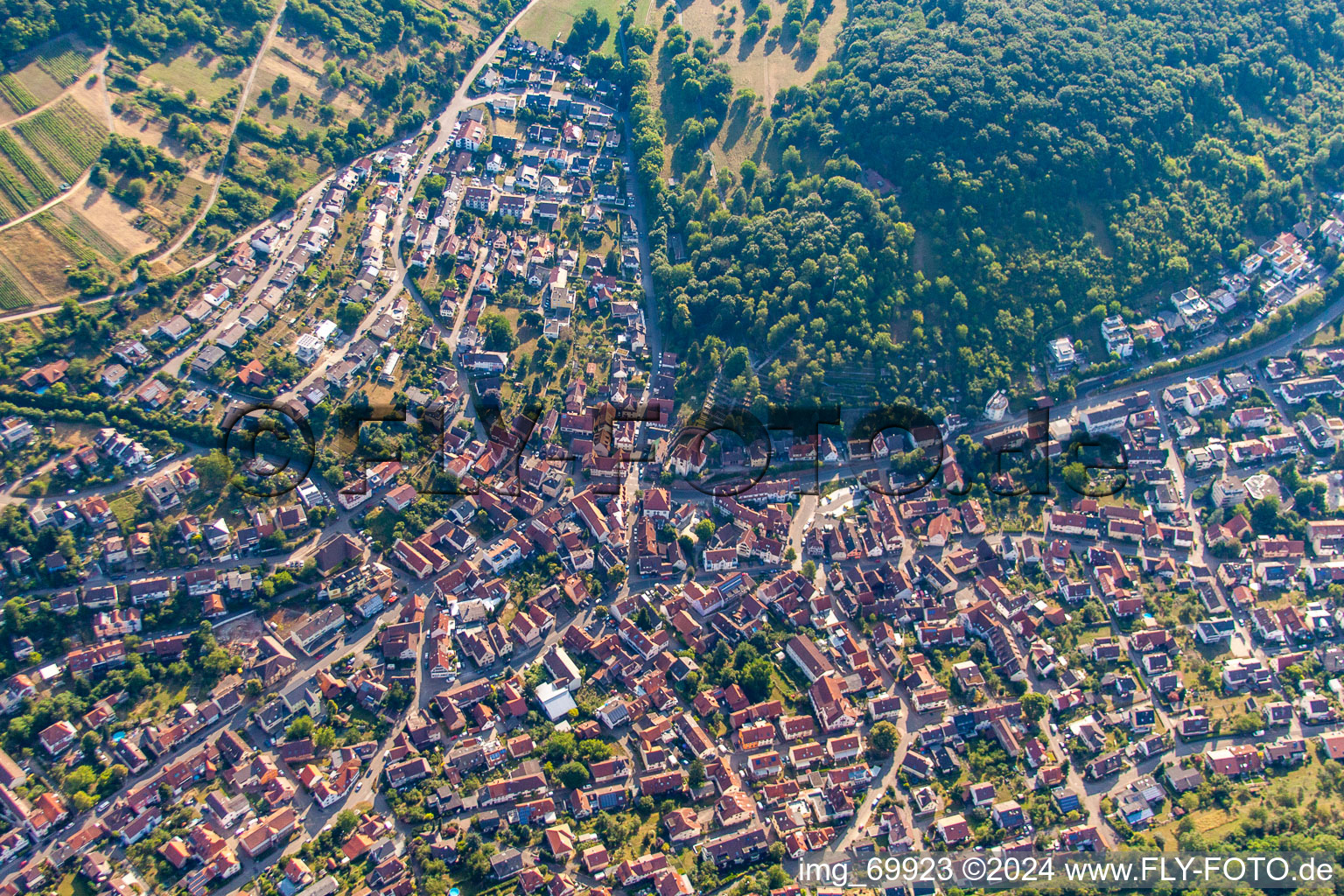 Vue aérienne de Quartier Dietlingen in Keltern dans le département Bade-Wurtemberg, Allemagne