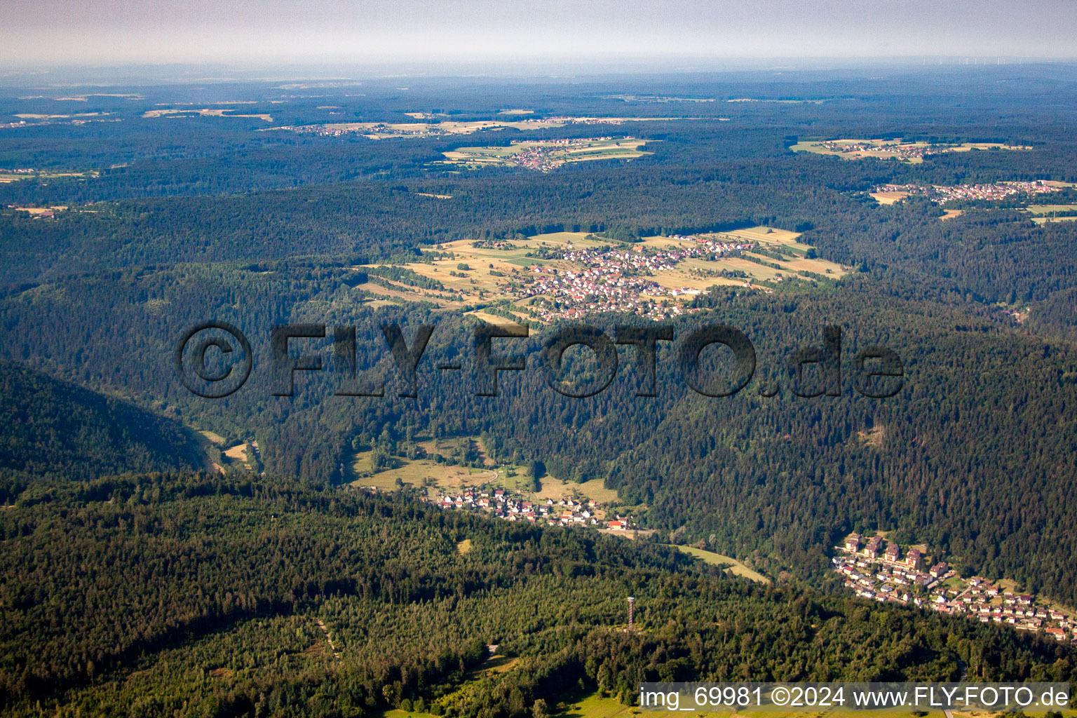 Vue aérienne de Schellbronn dans le département Bade-Wurtemberg, Allemagne