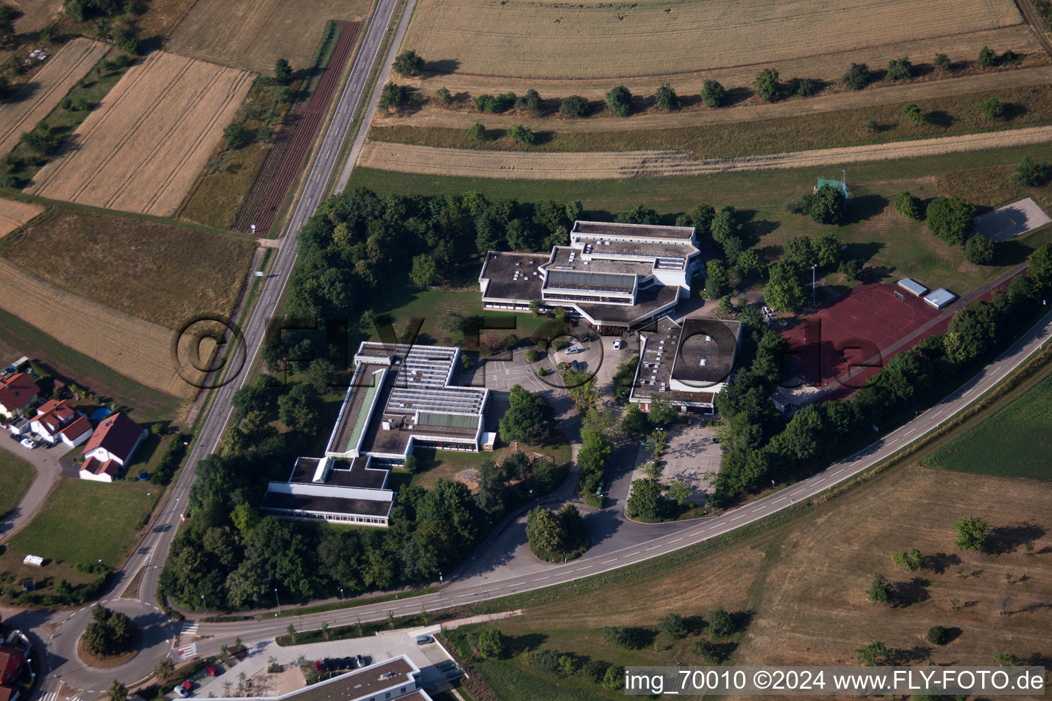 Vue aérienne de Association école en candidature à le quartier Steinegg in Neuhausen dans le département Bade-Wurtemberg, Allemagne