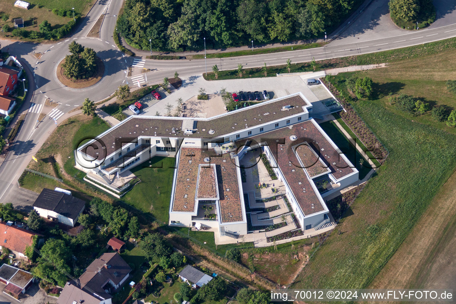 Vue aérienne de Maison de retraite et de soins pour personnes âgées St. Josef en Steinegg à le quartier Steinegg in Neuhausen dans le département Bade-Wurtemberg, Allemagne