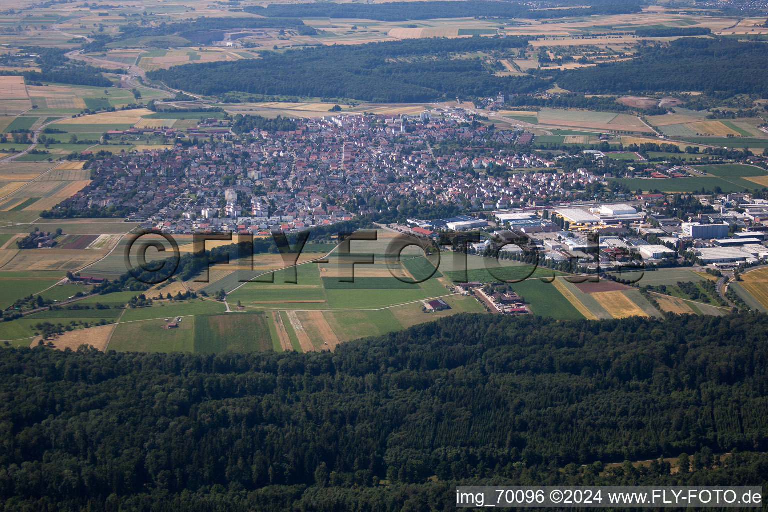 Renningen dans le département Bade-Wurtemberg, Allemagne depuis l'avion