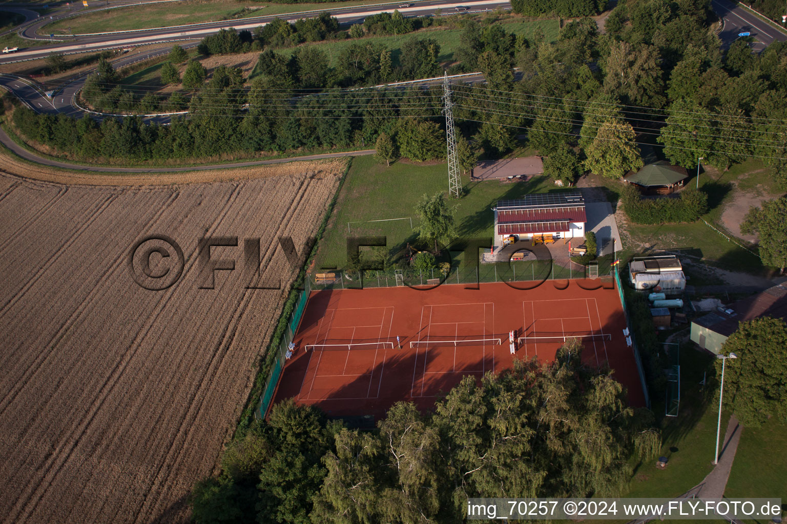 Photographie aérienne de Club de tennis à Erlenbach bei Kandel dans le département Rhénanie-Palatinat, Allemagne