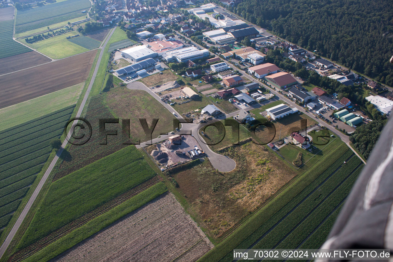 Hatzenbühl dans le département Rhénanie-Palatinat, Allemagne vu d'un drone