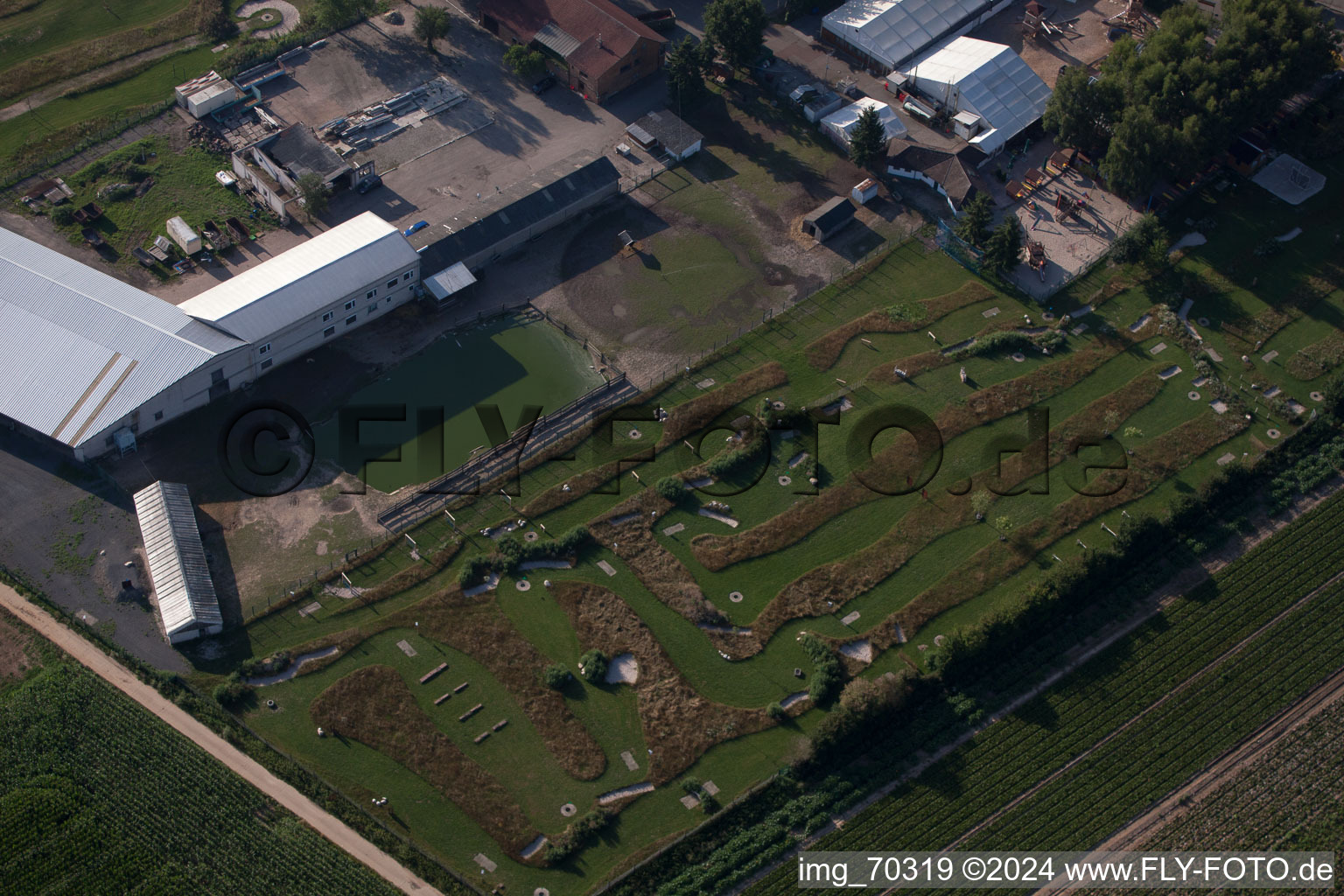 Photographie aérienne de Terrain de golf à pied d'Adamshof à Kandel dans le département Rhénanie-Palatinat, Allemagne