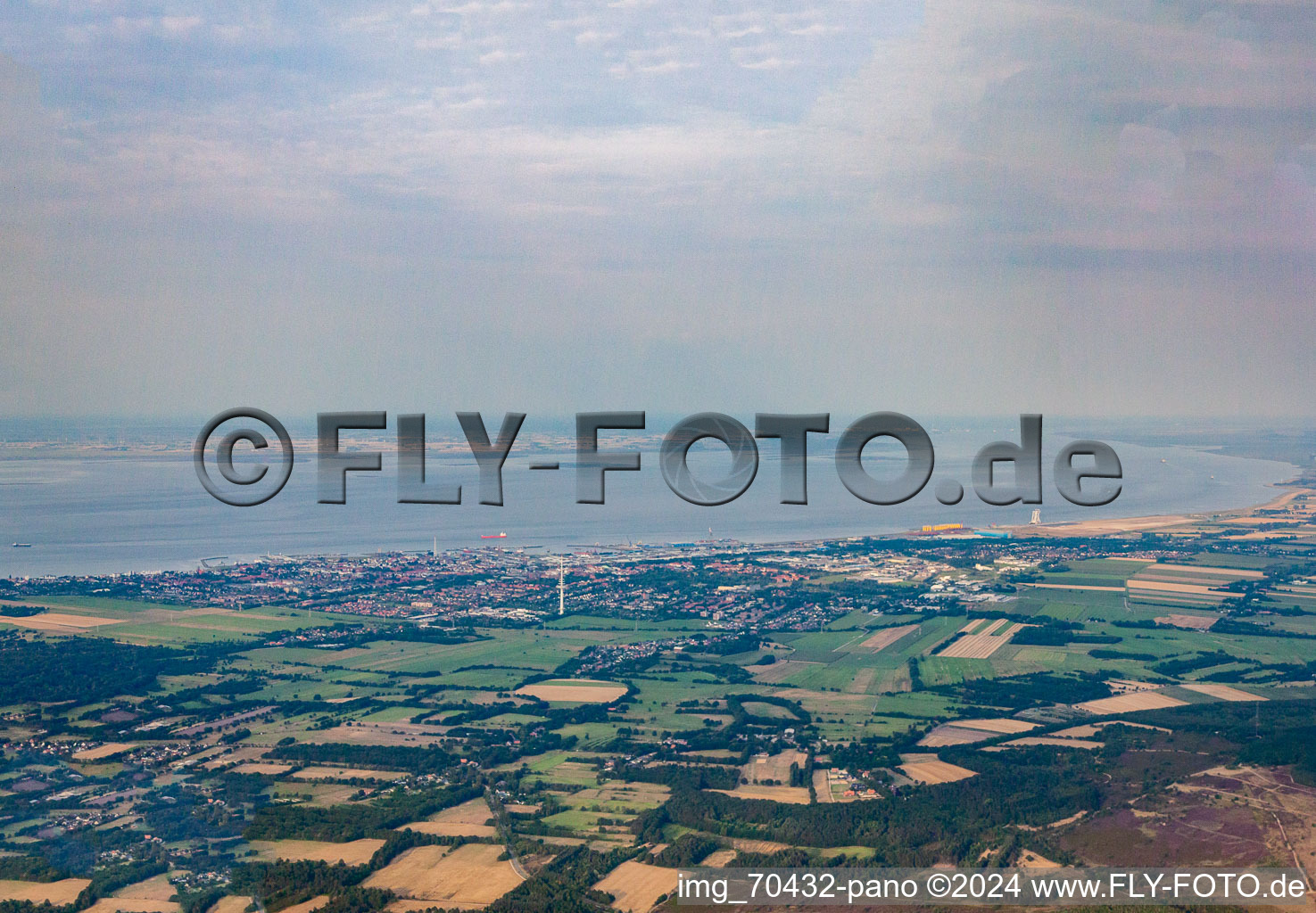 Vue aérienne de Elbe à Cuxhaven dans le département Basse-Saxe, Allemagne