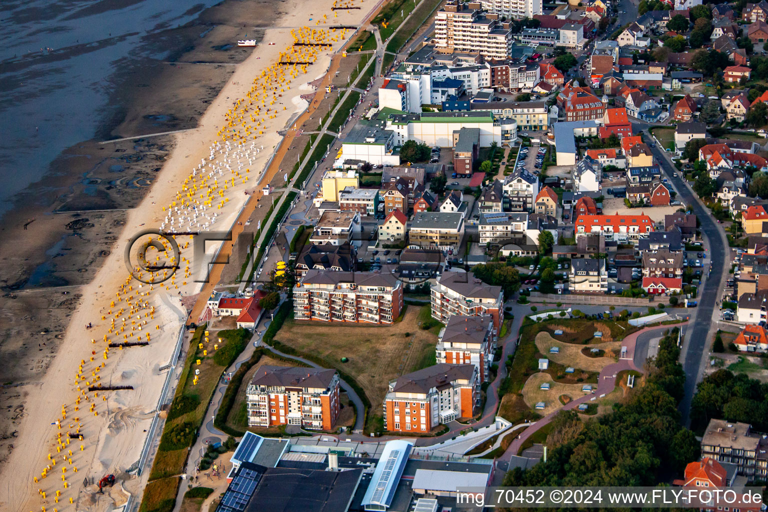 Vue aérienne de Palais de la plage à le quartier Duhnen in Cuxhaven dans le département Basse-Saxe, Allemagne