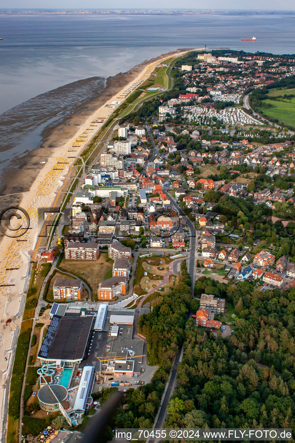 Vue aérienne de Centre de thalasso, hop ! à le quartier Duhnen in Cuxhaven dans le département Basse-Saxe, Allemagne