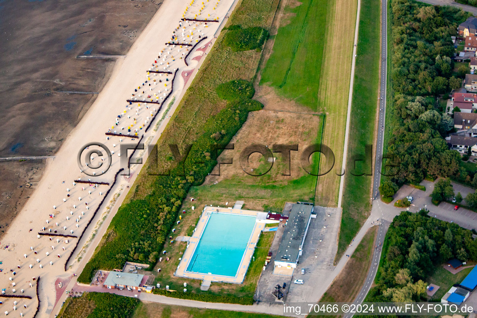 Vue aérienne de Piscine extérieure de Steinmarne à le quartier Duhnen in Cuxhaven dans le département Basse-Saxe, Allemagne